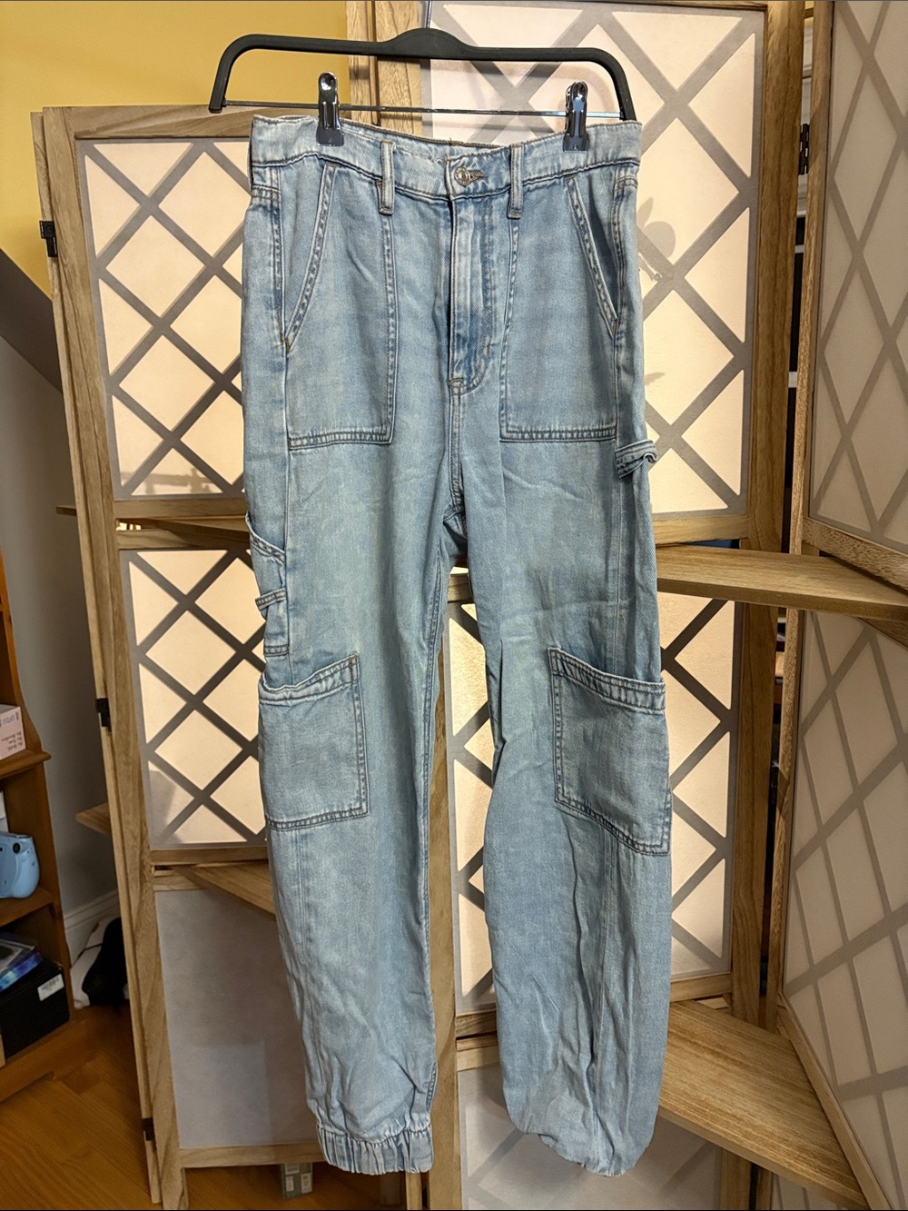 American Eagle Outfitters Light Blue High-Rise Cargo Jeans for Women